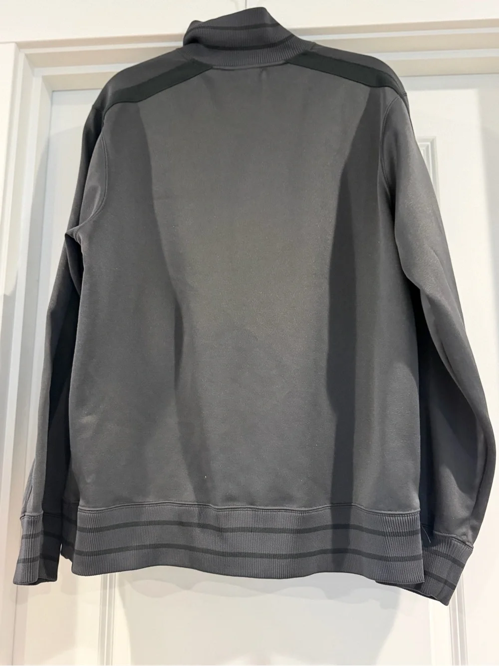 The North Face Men's Charcoal Gray Lightweight Zip Jacket